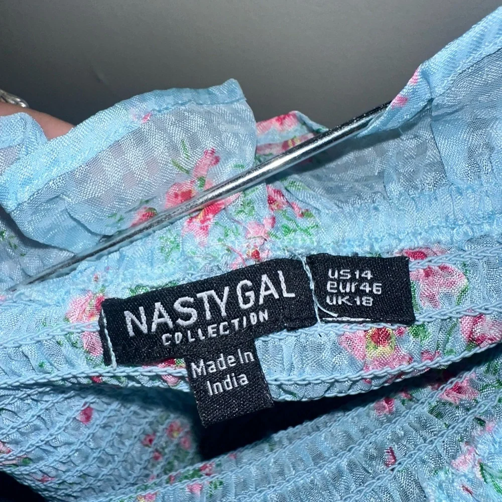 Nasty Gal Blue Floral Ruffle Top - Picture 3 of 3
